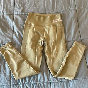 ECHT Arise Scrunch Olive Green Leggings